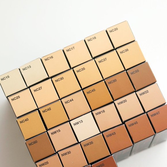 MAC Studio Fix Soft Matte Foundation Stick NW13 - Picture 3 of 8